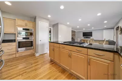 5 Lagoon Drive, Hawthorn Woods, IL 60047 - Photo 11