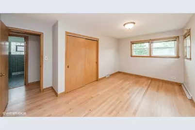 7045 W Madison Street, Niles, IL 60714 - Photo 13