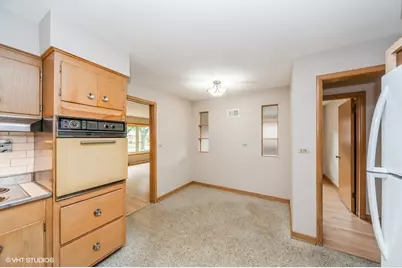 7045 W Madison Street, Niles, IL 60714 - Photo 11