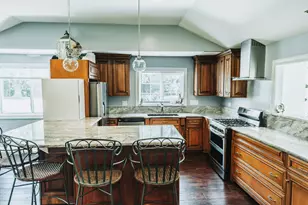 30W165 Estes St, Naperville, IL 60563 - Photo 5