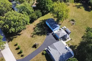 30W165 Estes St, Naperville, IL 60563 - Photo 3