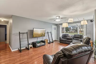 328 Brice Avenue, Mundelein, IL 60060 - Photo 3