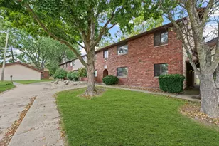 1304 Christopher Cir, Urbana, IL 61802 - Photo 17