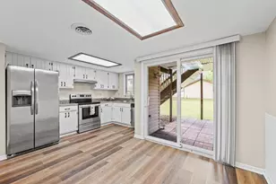 1304 Christopher Cir, Urbana, IL 61802 - Photo 3