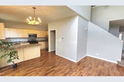 349 W Pointe Drive, Vernon Hills, IL 60061 - Photo 3