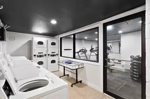 6758 N Sheridan Ave, Chicago, IL 60626 - Photo 11