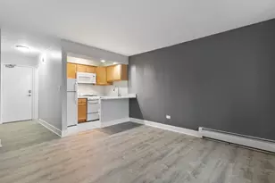 6758 N Sheridan Ave, Chicago, IL 60626 - Photo 3