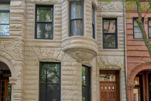 1318 N Astor St, Chicago, IL 60610 - Photo 1