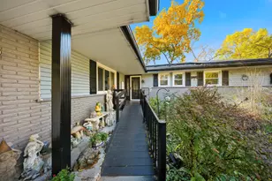 491 Maple Ave, Carpentersville, IL 60110 - Photo 3