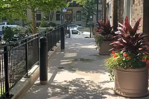 1531 N Sandburg Terrace, Chicago, IL 60610 - Photo 3