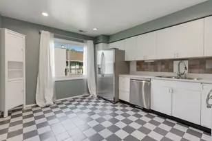 938 Hidden Lake Dr, Buffalo Grove, IL 60089 - Photo 7