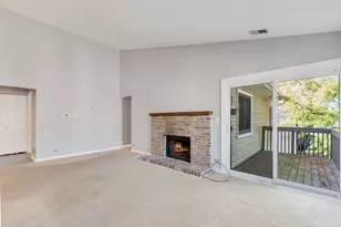 938 Hidden Lake Dr, Buffalo Grove, IL 60089 - Photo 3