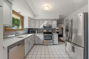 20651 Thomas Dr, Lockport, IL 60441 - Photo 9