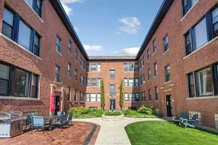 7427 N Clark St, Chicago, IL 60626 - Photo 1