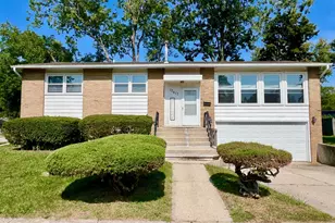 17613 Grandview Dr, Hazel Crest, IL 60429 - Photo 1