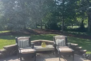 1099 W Jefferson Ave, Naperville, IL 60540 - Photo 5