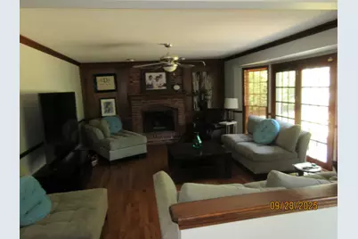 1099 W Jefferson Avenue, Naperville, IL 60540 - Photo 13