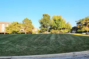 200 Thames Pkwy, Park Ridge, IL 60068 - Photo 5