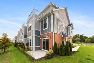 28297 Torch Pkwy, Warrenville, IL 60555 - Photo 9