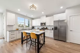 28295 Torch Pkwy, Warrenville, IL 60555 - Photo 7