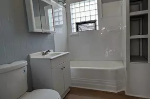 8601 S Kingston Ave, Chicago, IL 60617 - Photo 39