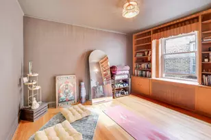 7453 N Hoyne Ave, Chicago, IL 60645 - Photo 17