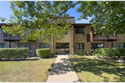 2632 N Windsor Drive #104, Arlington Heights, IL 60004 - Photo 1