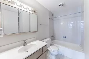 6700 S South Shore Dr, Chicago, IL 60649 - Photo 11