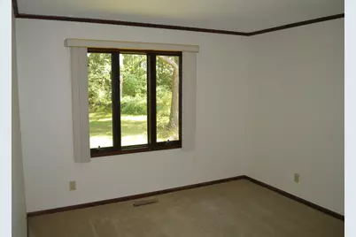 1701 Woodcrest Drive, Saint Anne, IL 60964 - Photo 11