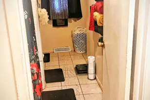 910 Bowling Green Dr, Homewood, IL 60430 - Photo 7