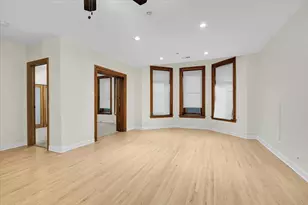 550 W Surf St, Chicago, IL 60657 - Photo 5