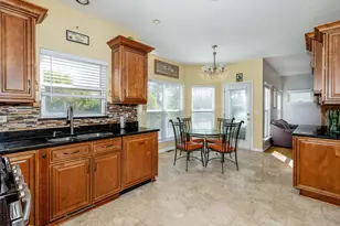 1705 Seward St, Roselle, IL 60172 - Photo 9