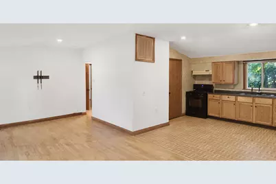 1004 S Pleasantview Drive, Tuscola, IL 61953 - Photo 5