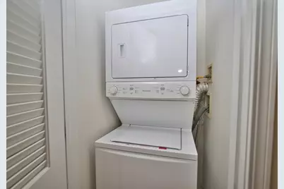 353 E Eastgate Place, Chicago, IL 60616 - Photo 23