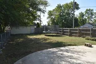 201 S Maple St, El Paso, IL 61738 - Photo 23