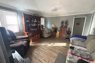 133 N E Ave, Amboy, IL 61310 - Photo 5