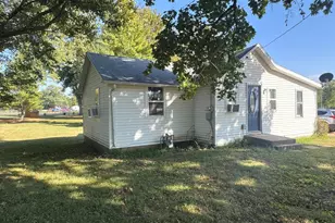 133 N E Ave, Amboy, IL 61310 - Photo 1