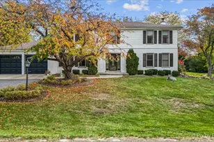 135 Rue Touraine, Deer Park, IL 60010 - Photo 1