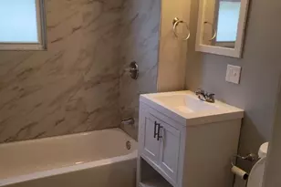 8834 S Exchange Ave, Chicago, IL 60617 - Photo 7