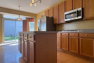 4827 W Pebble Beach Dr, Wadsworth, IL 60083 - Photo 5