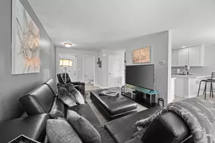 7103 Hidden Green Cir, Fox Lake, IL 60020 - Photo 11