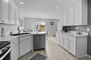 7103 Hidden Green Cir, Fox Lake, IL 60020 - Photo 3