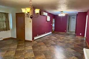 301 S 4th St, Cissna Park, IL 60924 - Photo 3