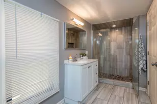 1700 Gideon Ave, Zion, IL 60099 - Photo 17