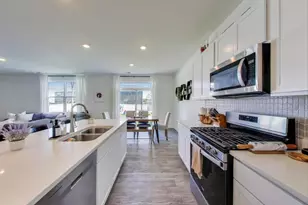 2020 Magnolia Ln, Wonder Lake, IL 60097 - Photo 5