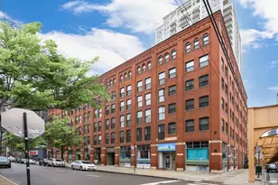 225 W Huron St, Chicago, IL 60654 - Photo 1