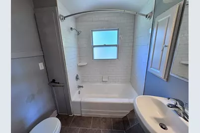[Address not provided], Elgin, IL 60120 - Photo 5