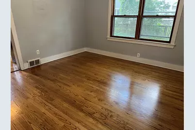 [Address not provided], Elgin, IL 60120 - Photo 3
