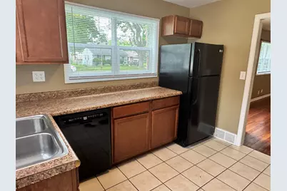 16 S Clifton Avenue, Elgin, IL 60123 - Photo 3