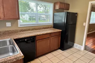 16 S Clifton Ave, Elgin, IL 60123 - Photo 3